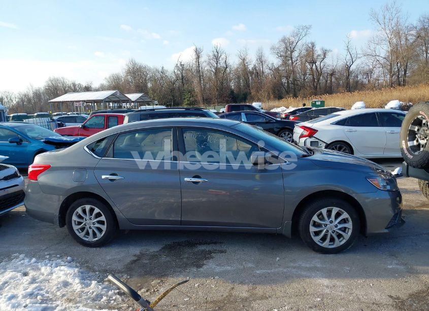 Photo 13 of 2018 Nissan Sentra SV (VIN 3N1AB7AP5JL655149)