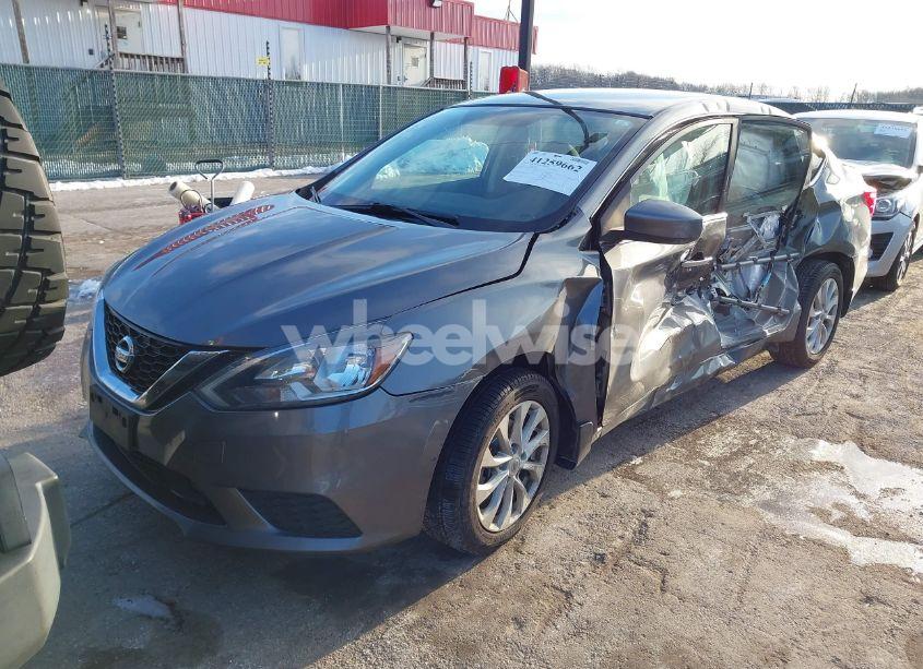 Photo 2 of 2018 Nissan Sentra SV (VIN 3N1AB7AP5JL655149)