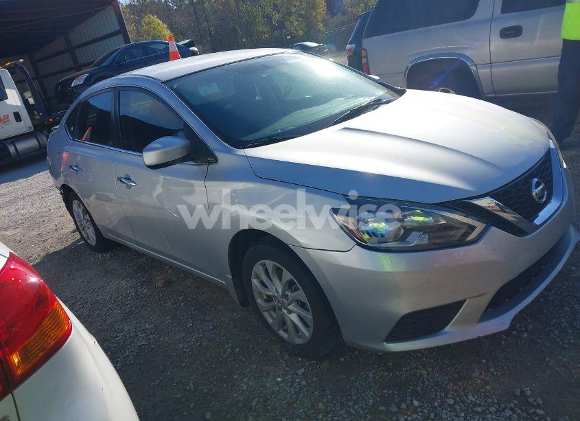 2018 Nissan Sentra SV (VIN 3N1AB7AP5JL659797) main photo