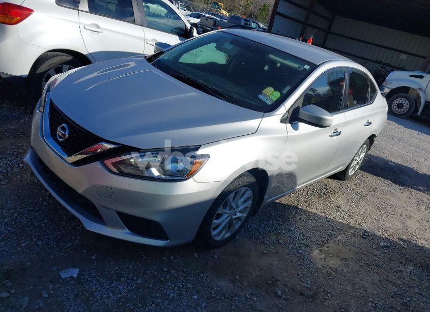 Photo 2 of 2018 Nissan Sentra SV (VIN 3N1AB7AP5JL659797)