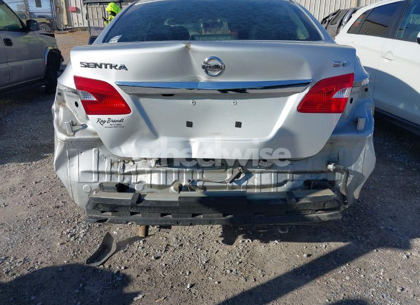 Photo 6 of 2018 Nissan Sentra SV (VIN 3N1AB7AP5JL659797)