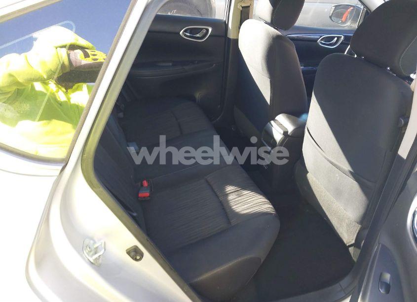 Photo 8 of 2018 Nissan Sentra SV (VIN 3N1AB7AP5JL659797)