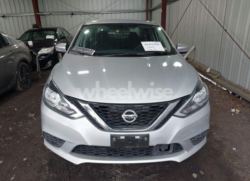 Photo 12 of 2018 Nissan Sentra SV (VIN 3N1AB7AP5JL660657)