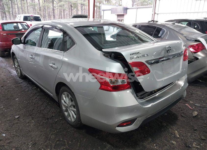 Photo 3 of 2018 Nissan Sentra SV (VIN 3N1AB7AP5JL660657)
