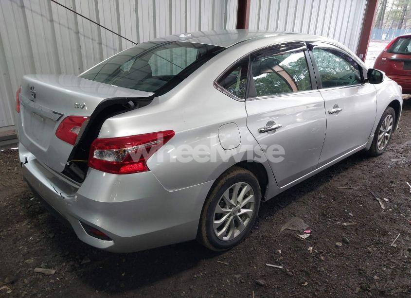 Photo 4 of 2018 Nissan Sentra SV (VIN 3N1AB7AP5JL660657)