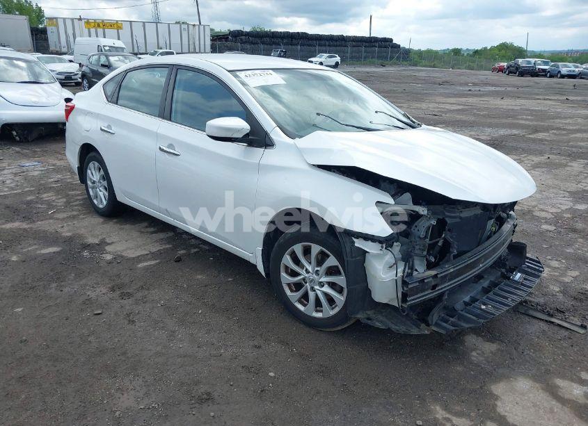 2018 Nissan Sentra SV (VIN 3N1AB7AP5JY205052) main photo