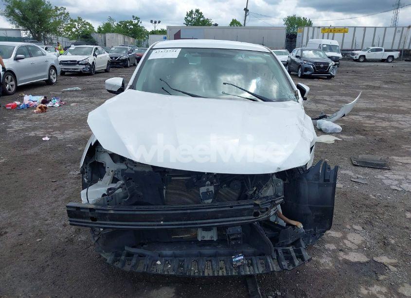 Photo 11 of 2018 Nissan Sentra SV (VIN 3N1AB7AP5JY205052)