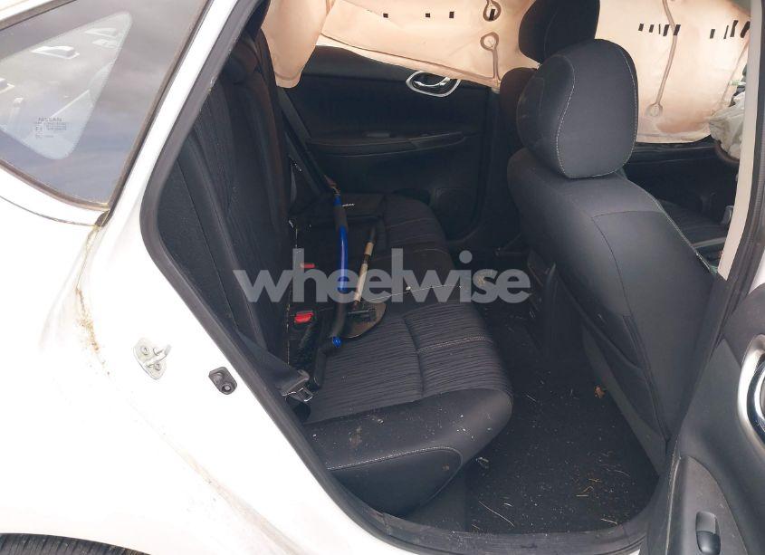 Photo 8 of 2018 Nissan Sentra SV (VIN 3N1AB7AP5JY205052)