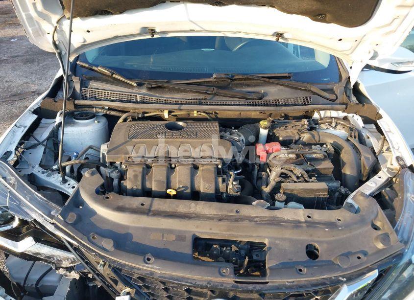 Photo 10 of 2018 Nissan Sentra SR (VIN 3N1AB7AP5JY212924)