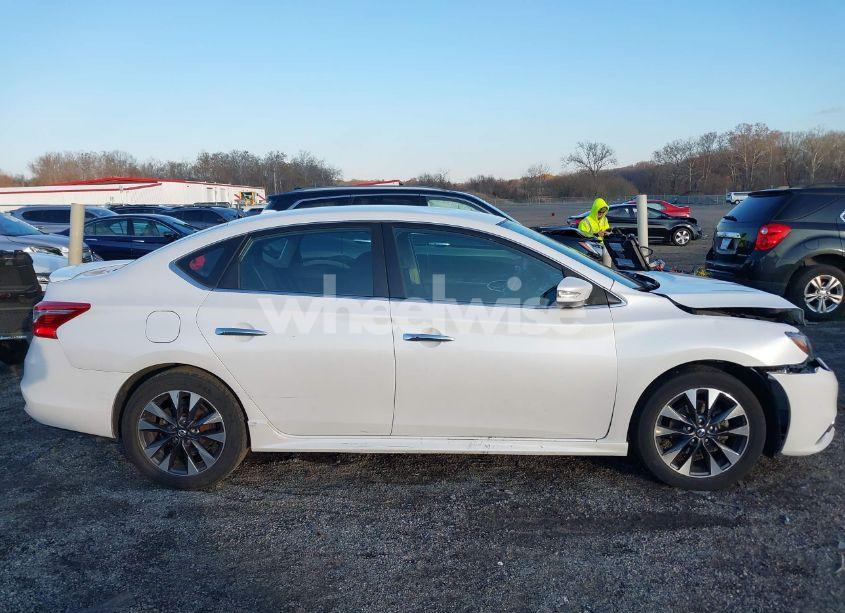 Photo 13 of 2018 Nissan Sentra SR (VIN 3N1AB7AP5JY212924)
