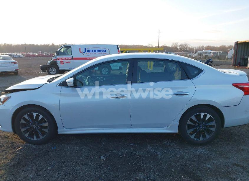 Photo 14 of 2018 Nissan Sentra SR (VIN 3N1AB7AP5JY212924)