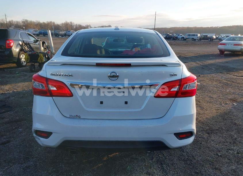 Photo 16 of 2018 Nissan Sentra SR (VIN 3N1AB7AP5JY212924)
