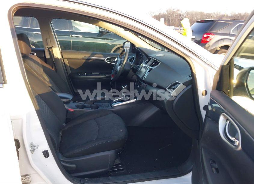 Photo 5 of 2018 Nissan Sentra SR (VIN 3N1AB7AP5JY212924)