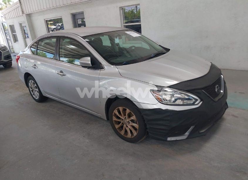 2018 Nissan Sentra SV (VIN 3N1AB7AP5JY225446) main photo