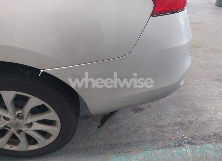 Photo 6 of 2018 Nissan Sentra SV (VIN 3N1AB7AP5JY225446)