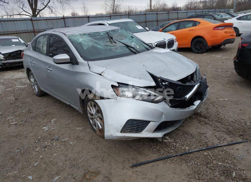 2018 Nissan Sentra SV (VIN 3N1AB7AP5JY256194) main photo