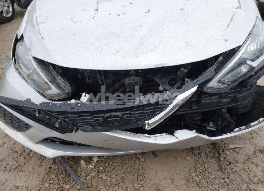 Photo 13 of 2018 Nissan Sentra SV (VIN 3N1AB7AP5JY256194)