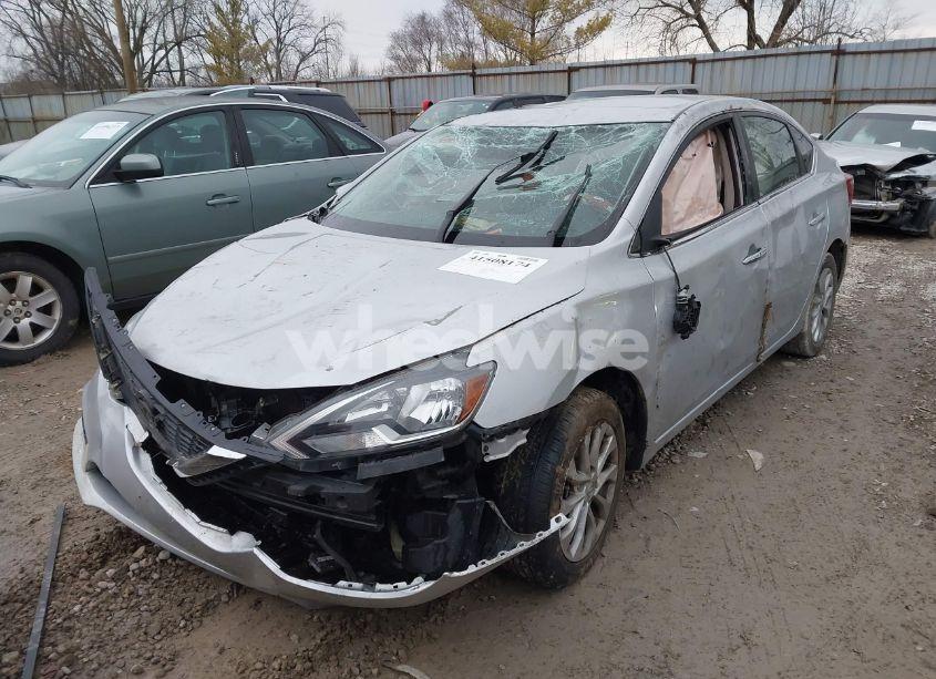 Photo 2 of 2018 Nissan Sentra SV (VIN 3N1AB7AP5JY256194)