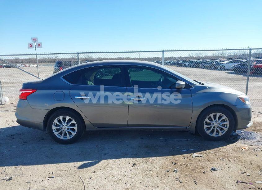 Photo 13 of 2018 Nissan Sentra SV (VIN 3N1AB7AP5JY258625)