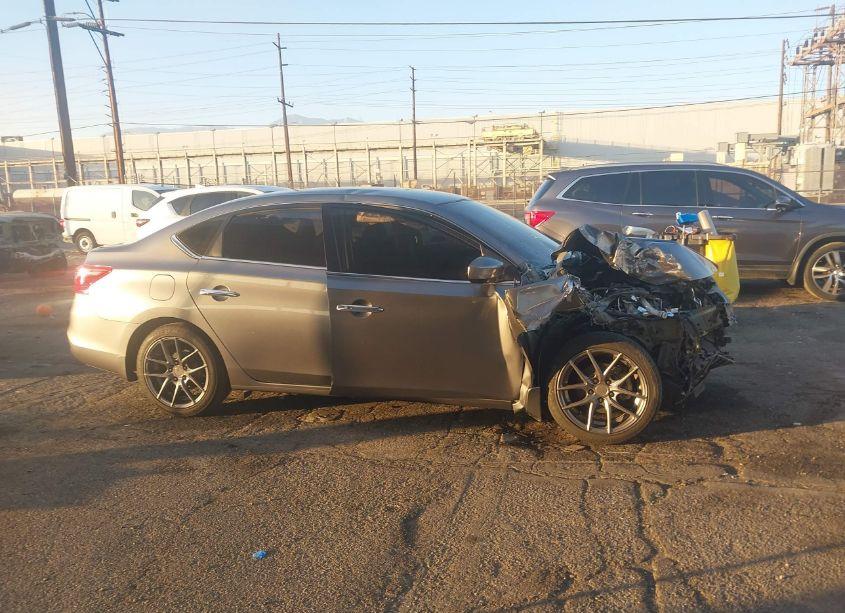Photo 13 of 2018 Nissan Sentra SV (VIN 3N1AB7AP5JY260133)