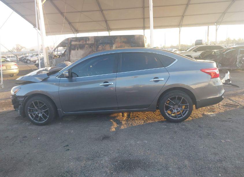 Photo 14 of 2018 Nissan Sentra SV (VIN 3N1AB7AP5JY260133)