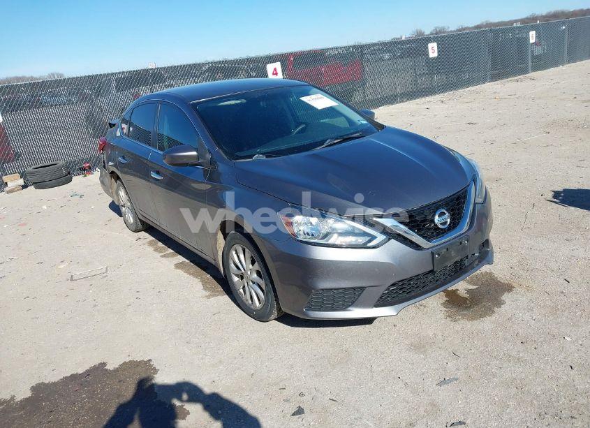 2018 Nissan Sentra SV (VIN 3N1AB7AP5JY261153) main photo