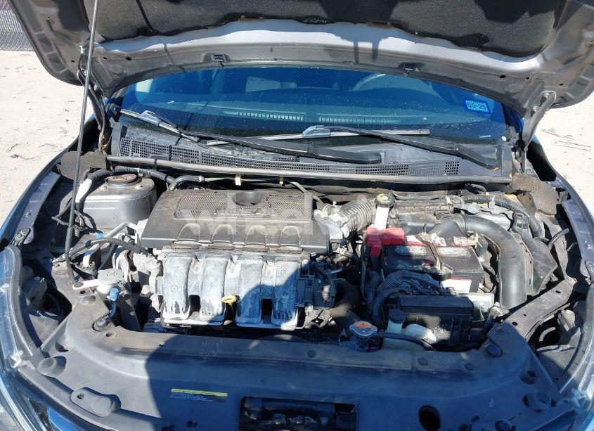 Photo 10 of 2018 Nissan Sentra SV (VIN 3N1AB7AP5JY261153)