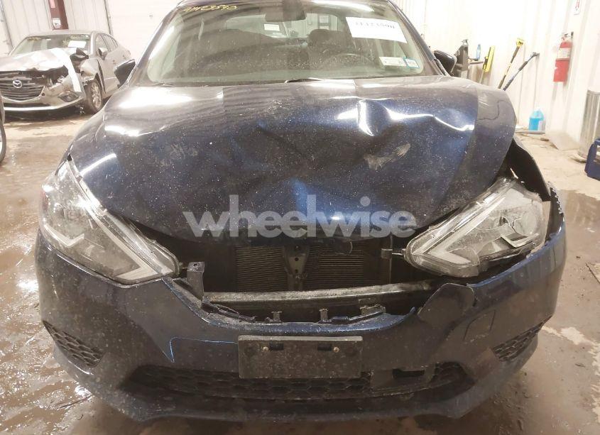 Photo 6 of 2018 Nissan Sentra SV (VIN 3N1AB7AP5JY265560)