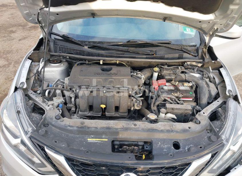Photo 10 of 2018 Nissan Sentra SV (VIN 3N1AB7AP5JY275909)