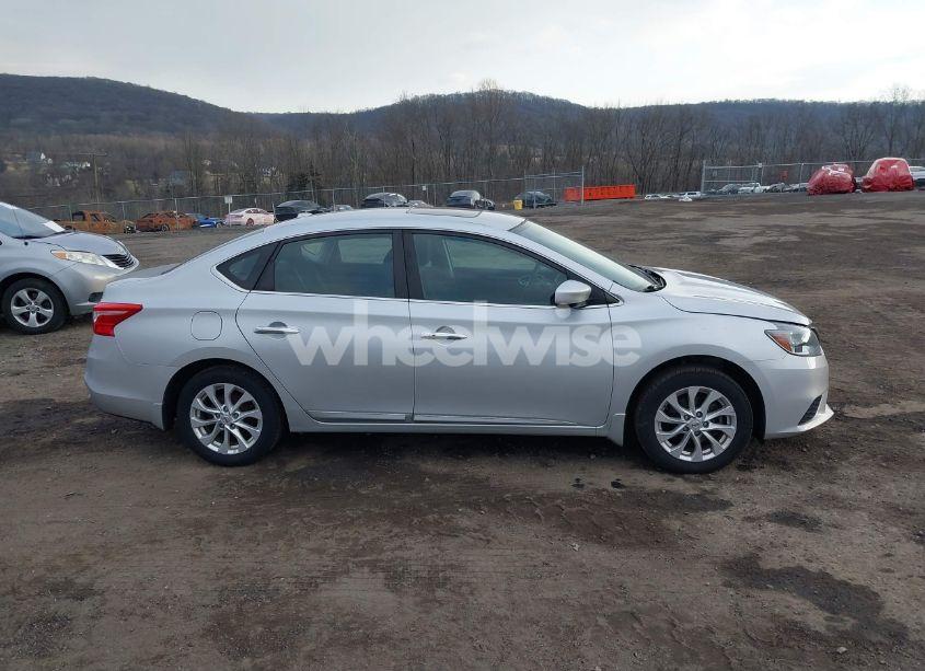 Photo 13 of 2018 Nissan Sentra SV (VIN 3N1AB7AP5JY275909)