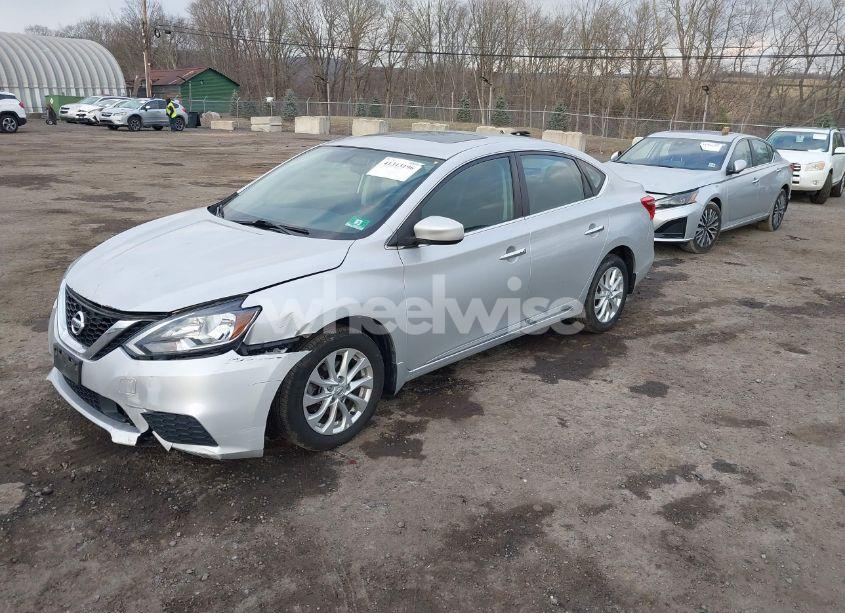 Photo 2 of 2018 Nissan Sentra SV (VIN 3N1AB7AP5JY275909)