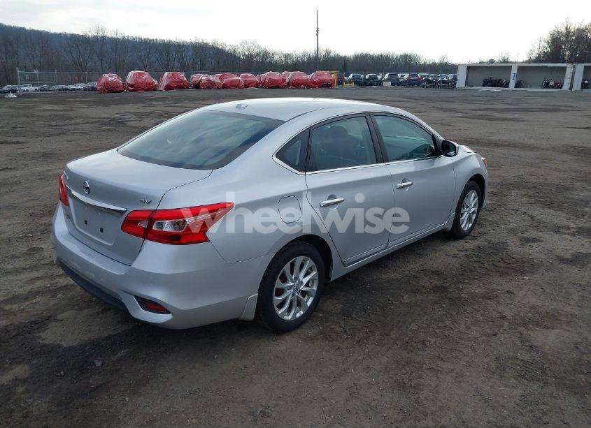 Photo 4 of 2018 Nissan Sentra SV (VIN 3N1AB7AP5JY275909)