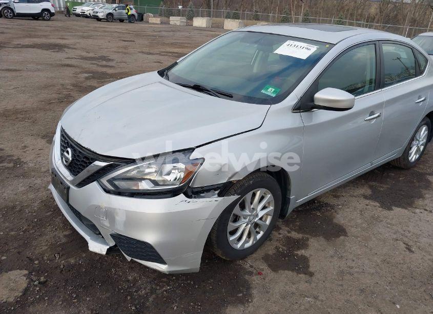 Photo 6 of 2018 Nissan Sentra SV (VIN 3N1AB7AP5JY275909)