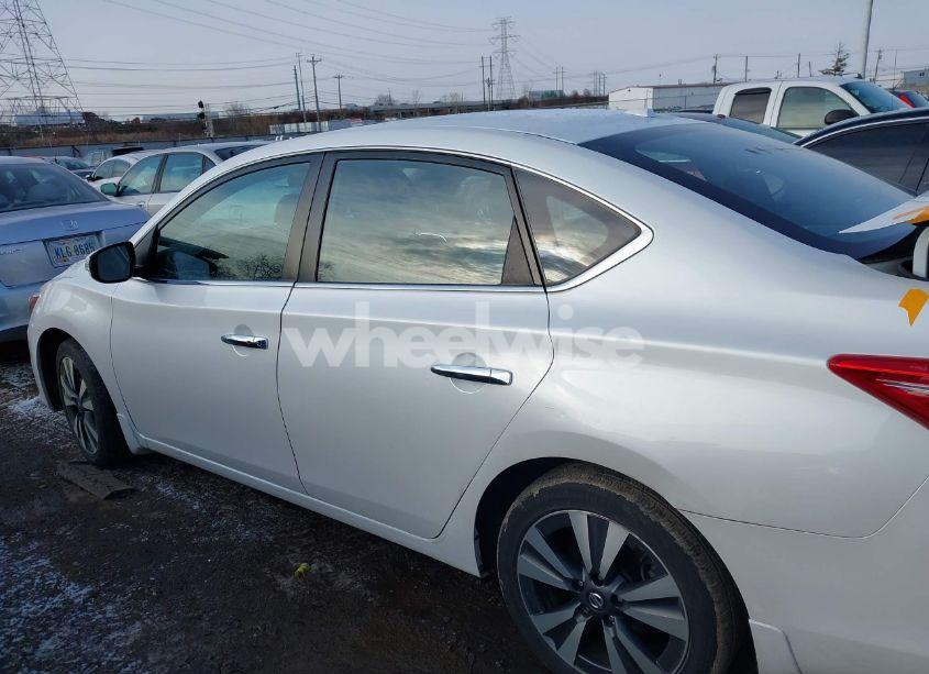 Photo 14 of 2018 Nissan Sentra SL (VIN 3N1AB7AP5JY282343)