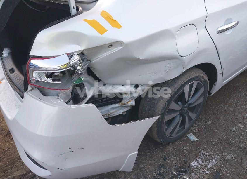 Photo 6 of 2018 Nissan Sentra SL (VIN 3N1AB7AP5JY282343)