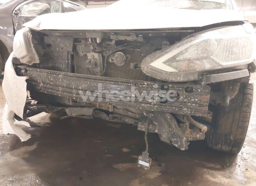 Photo 6 of 2018 Nissan Sentra SV (VIN 3N1AB7AP5JY292211)