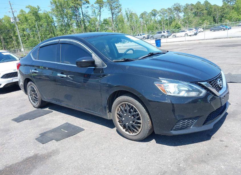 2018 Nissan Sentra S (VIN 3N1AB7AP5JY295657) main photo