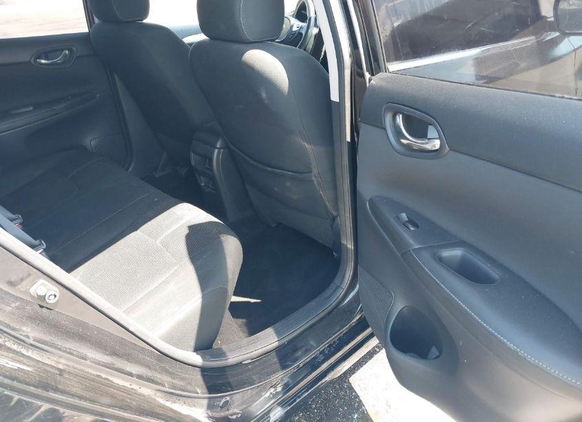 Photo 8 of 2018 Nissan Sentra S (VIN 3N1AB7AP5JY295657)