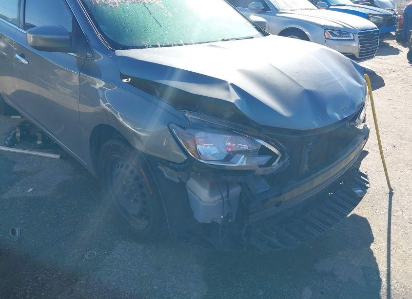 Photo 6 of 2018 Nissan Sentra S (VIN 3N1AB7AP5JY297859)
