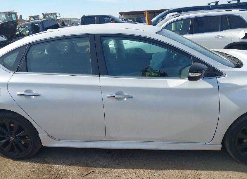Photo 14 of 2018 Nissan Sentra SR (VIN 3N1AB7AP5JY314840)