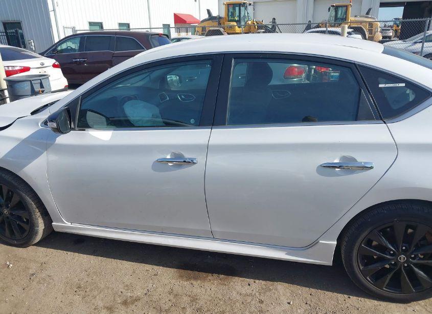 Photo 15 of 2018 Nissan Sentra SR (VIN 3N1AB7AP5JY314840)