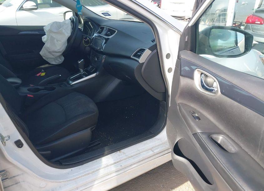 Photo 5 of 2018 Nissan Sentra SR (VIN 3N1AB7AP5JY314840)