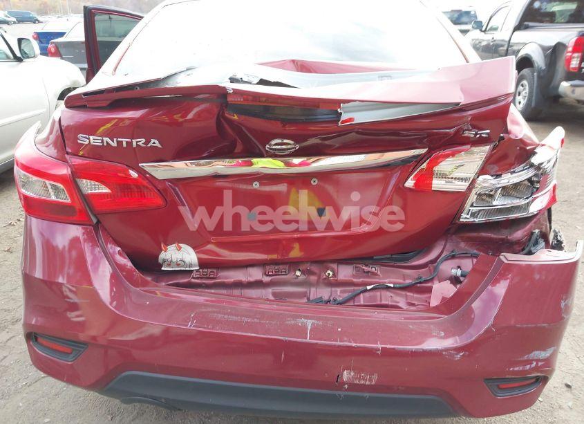 Photo 6 of 2018 Nissan Sentra SR (VIN 3N1AB7AP5JY315292)