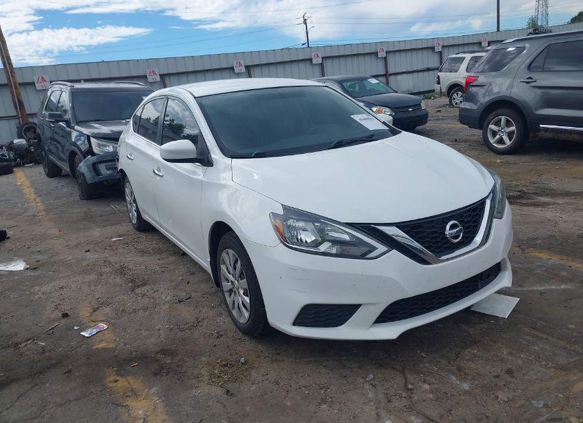 2018 Nissan Sentra S (VIN 3N1AB7AP5JY315597) main photo