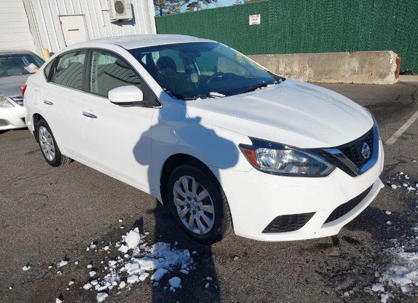 2018 Nissan Sentra S (VIN 3N1AB7AP5JY321478) main photo