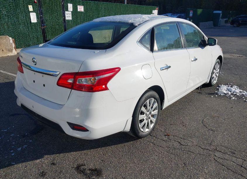 Photo 4 of 2018 Nissan Sentra S (VIN 3N1AB7AP5JY321478)