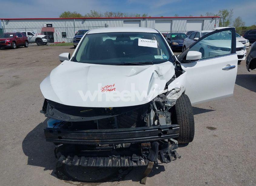 Photo 10 of 2018 Nissan Sentra S (VIN 3N1AB7AP5JY329029)