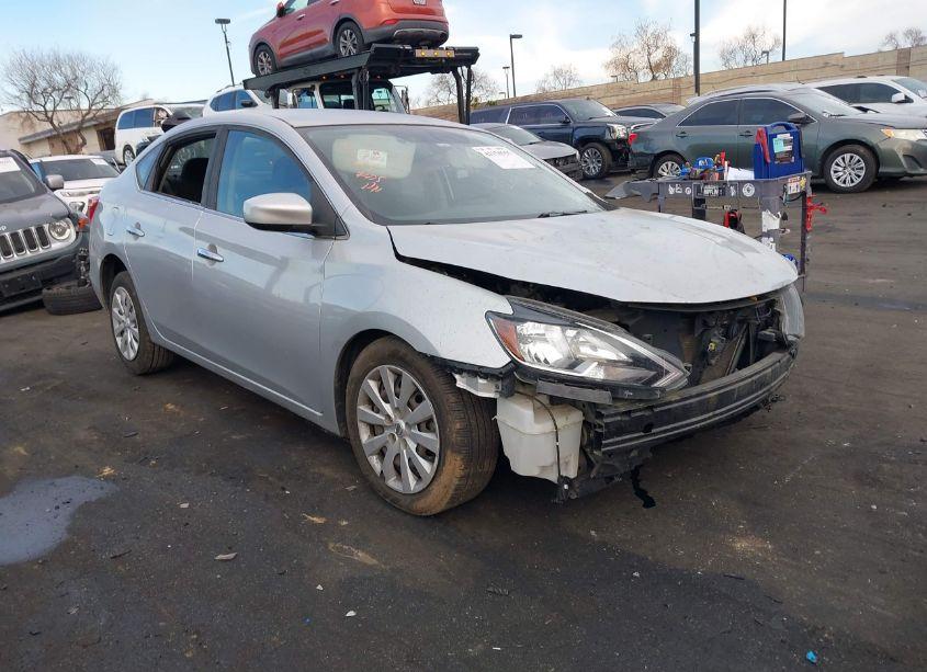 2018 Nissan Sentra S (VIN 3N1AB7AP5JY330469) main photo