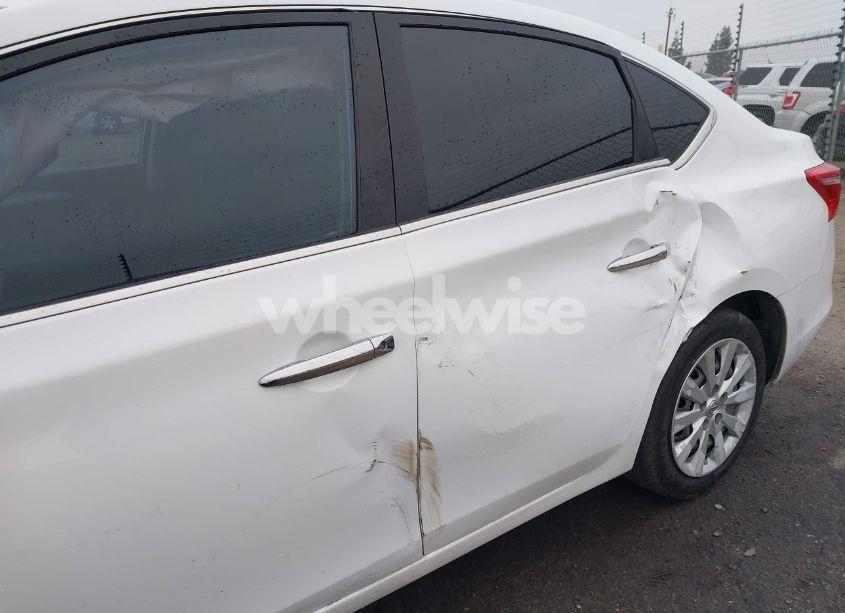 Photo 18 of 2018 Nissan Sentra S (VIN 3N1AB7AP5JY332982)