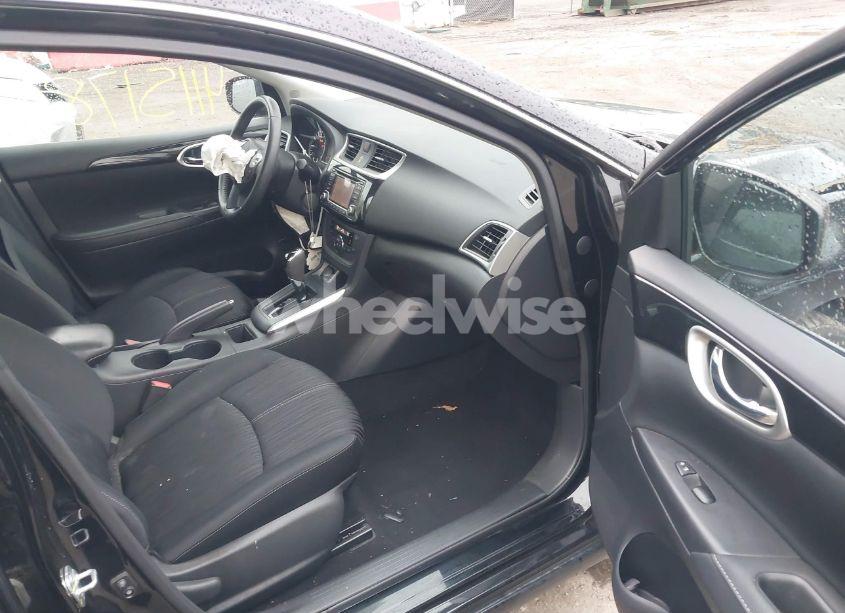 Photo 5 of 2018 Nissan Sentra SV (VIN 3N1AB7AP5JY345263)